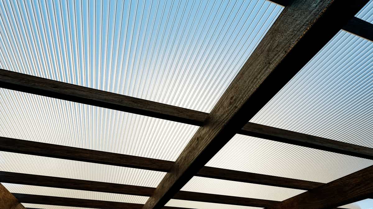 Een verandadak uit polycarbonaat.